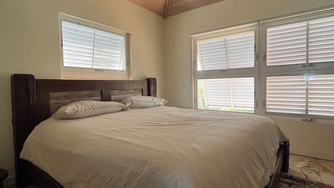 Photo of Bedroom in Green Turtle Cay