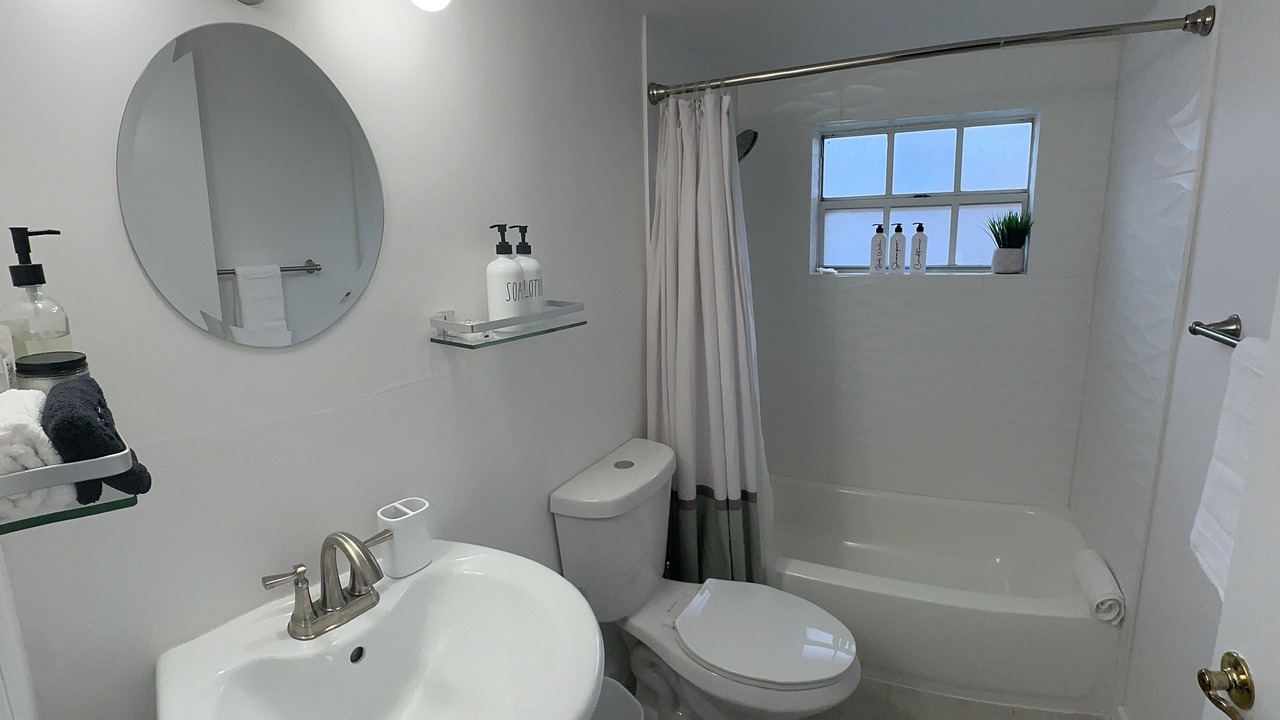 Photo of Bathroom in Tamiami