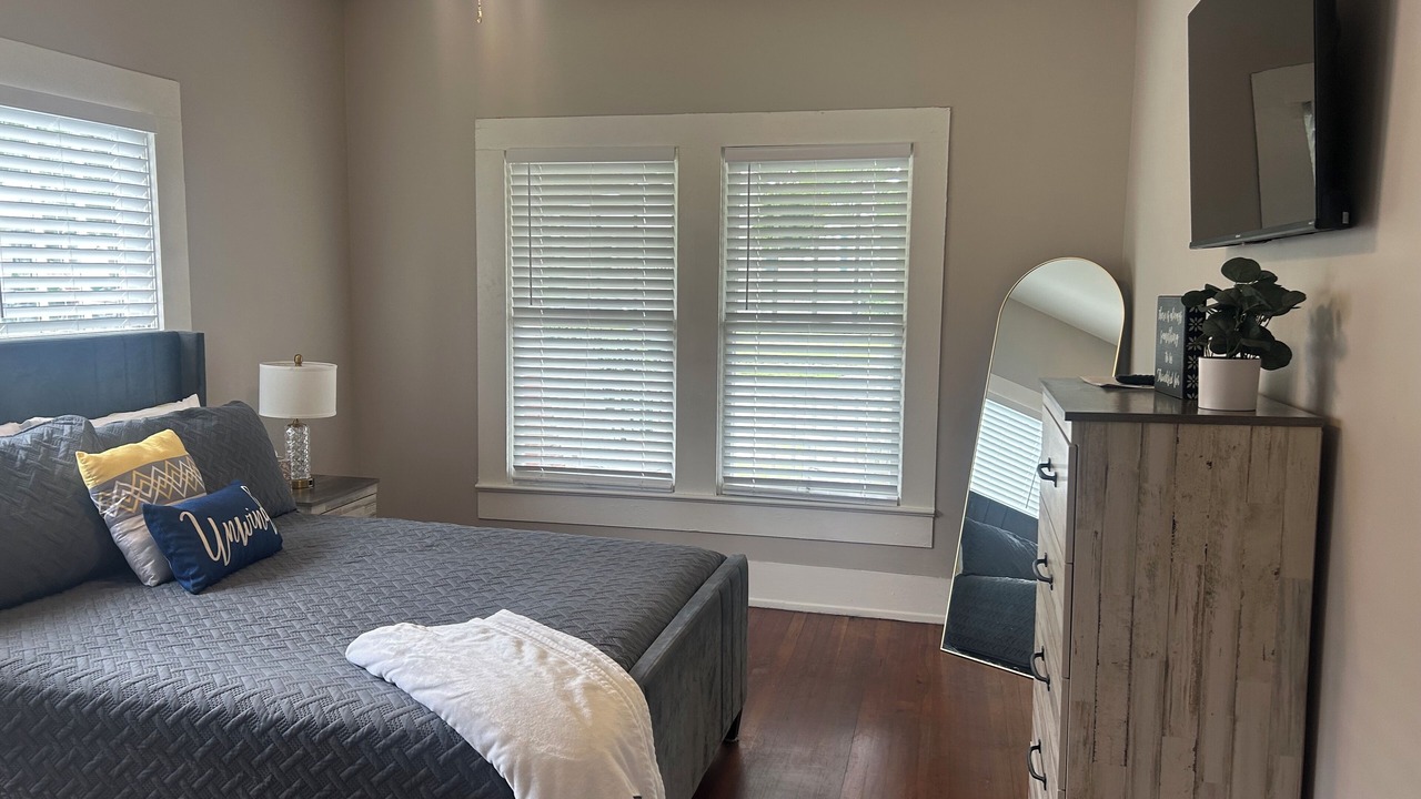 Photo of Bedroom in Crestline Heights