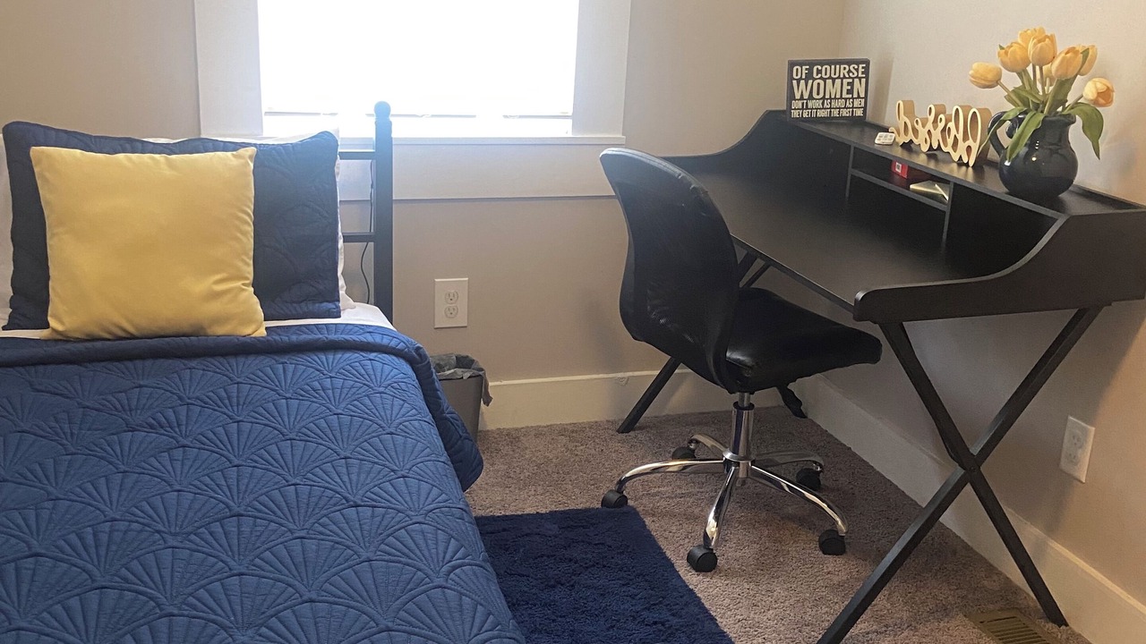Photo of Bedroom in Crestline Heights