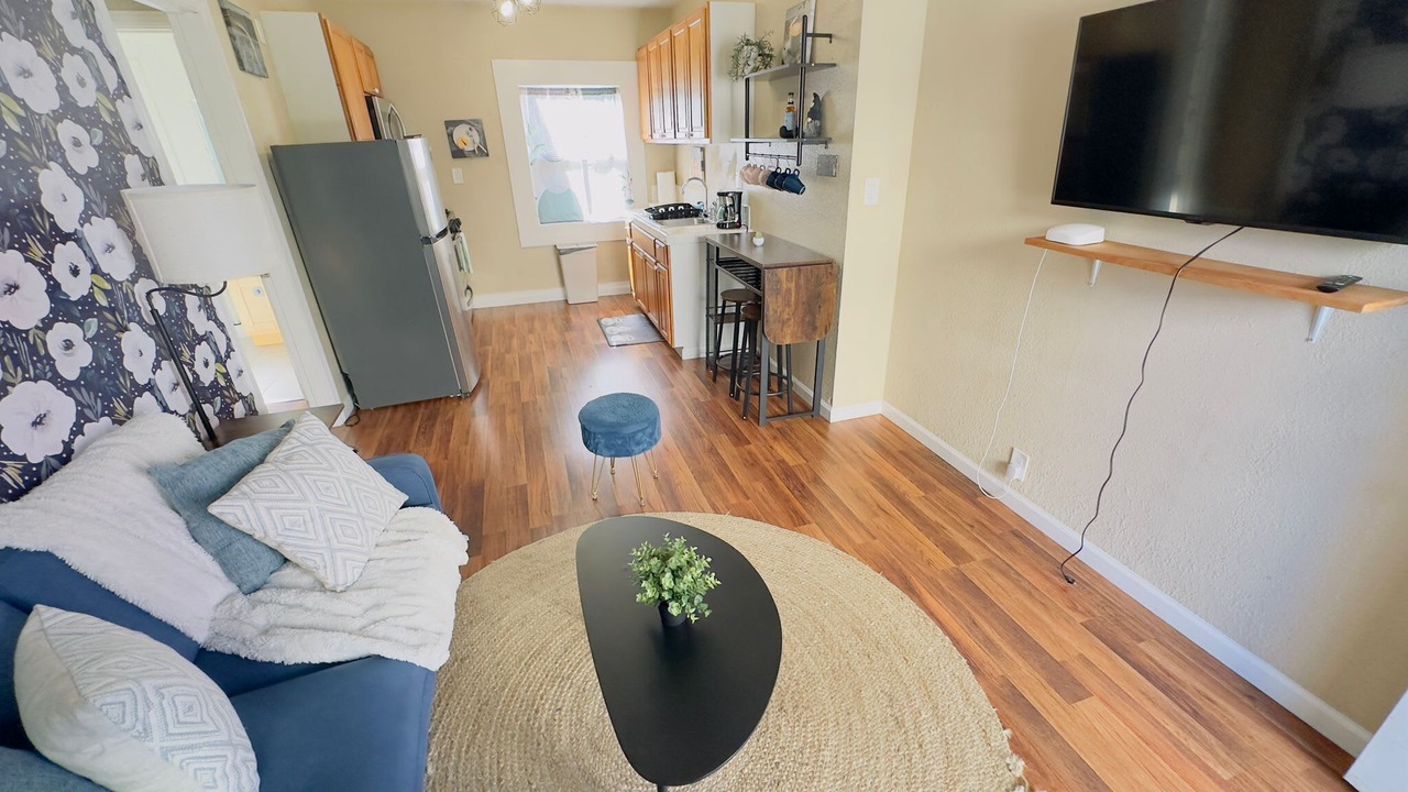 Photo of Livingroom in Poets Corner