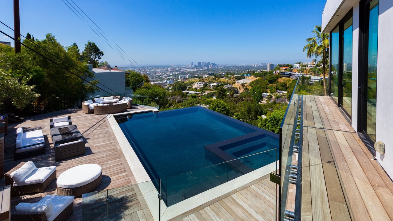 Photo of Outdoor in Hollywood Hills West