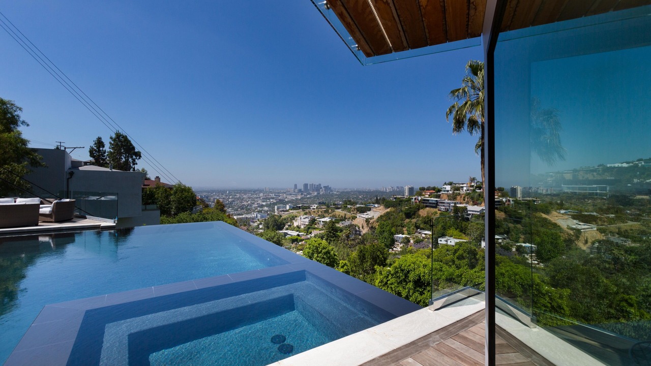 Photo of Outdoor in Hollywood Hills West