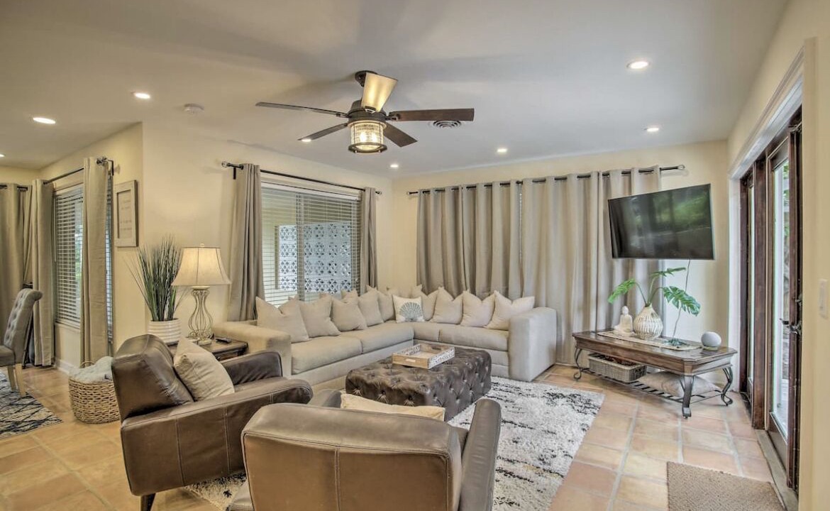 Photo of Livingroom in Imperial Point