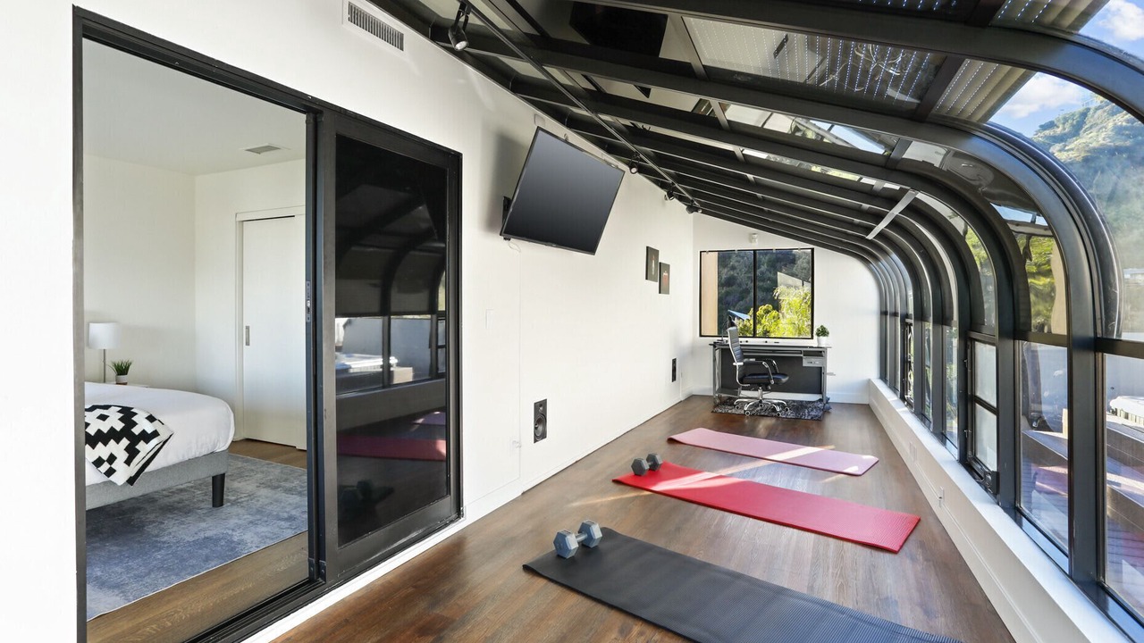 Photo of Bedroom in Hollywood Hills West