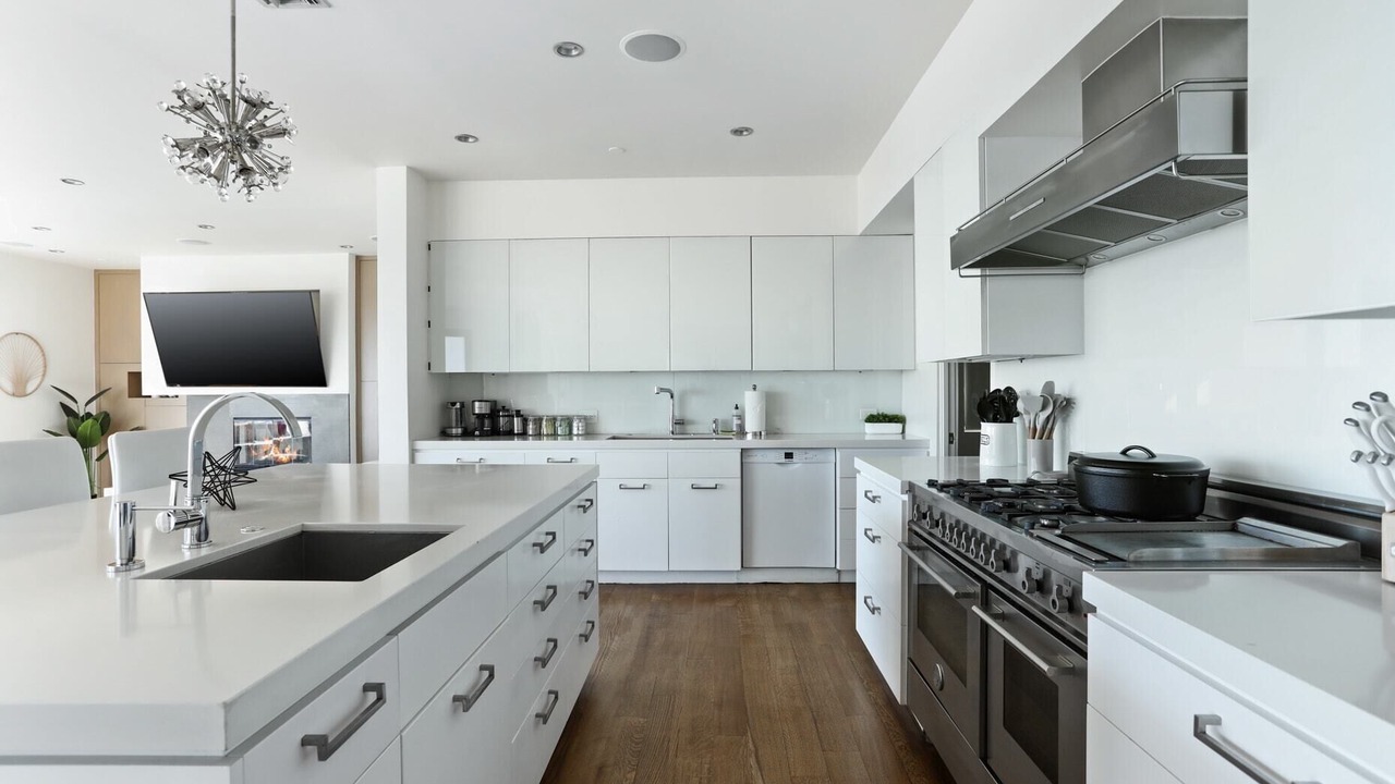Photo of Kitchen in Hollywood Hills West