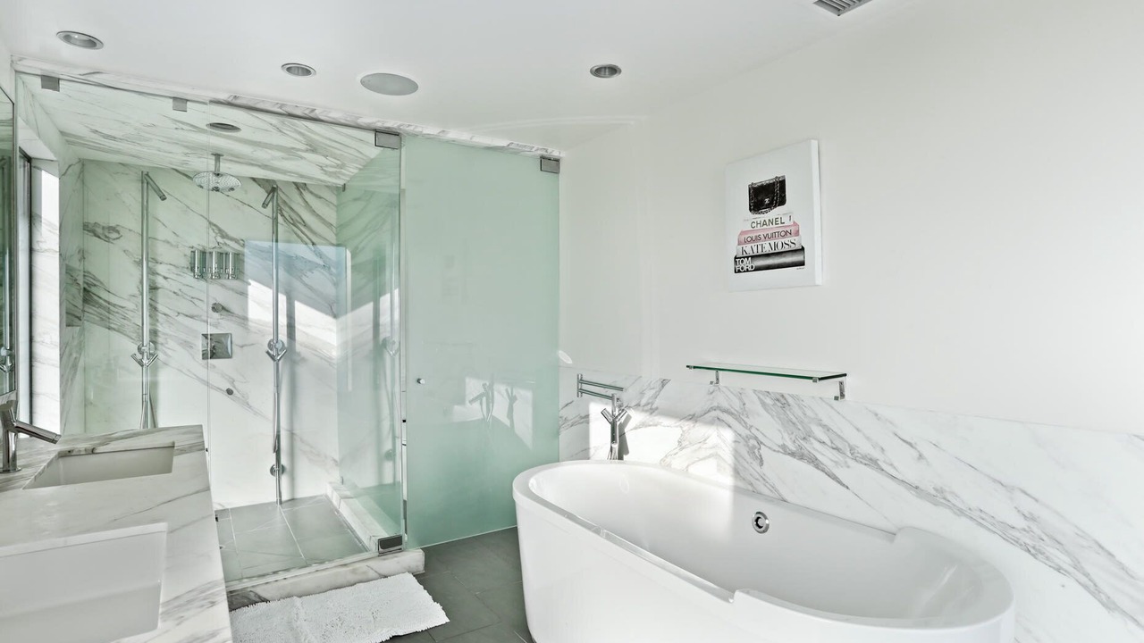 Photo of Bathroom in Hollywood Hills West