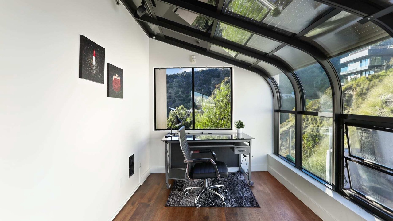 Photo of Others in Hollywood Hills West