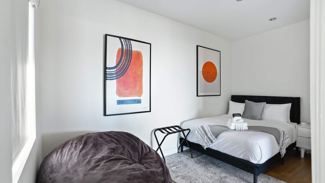 Photo of Bedroom in Hollywood Hills West