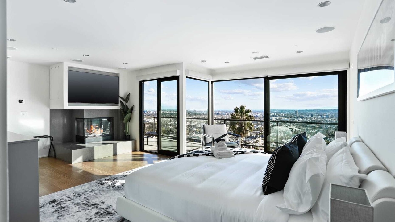 Photo of Bedroom in Hollywood Hills West