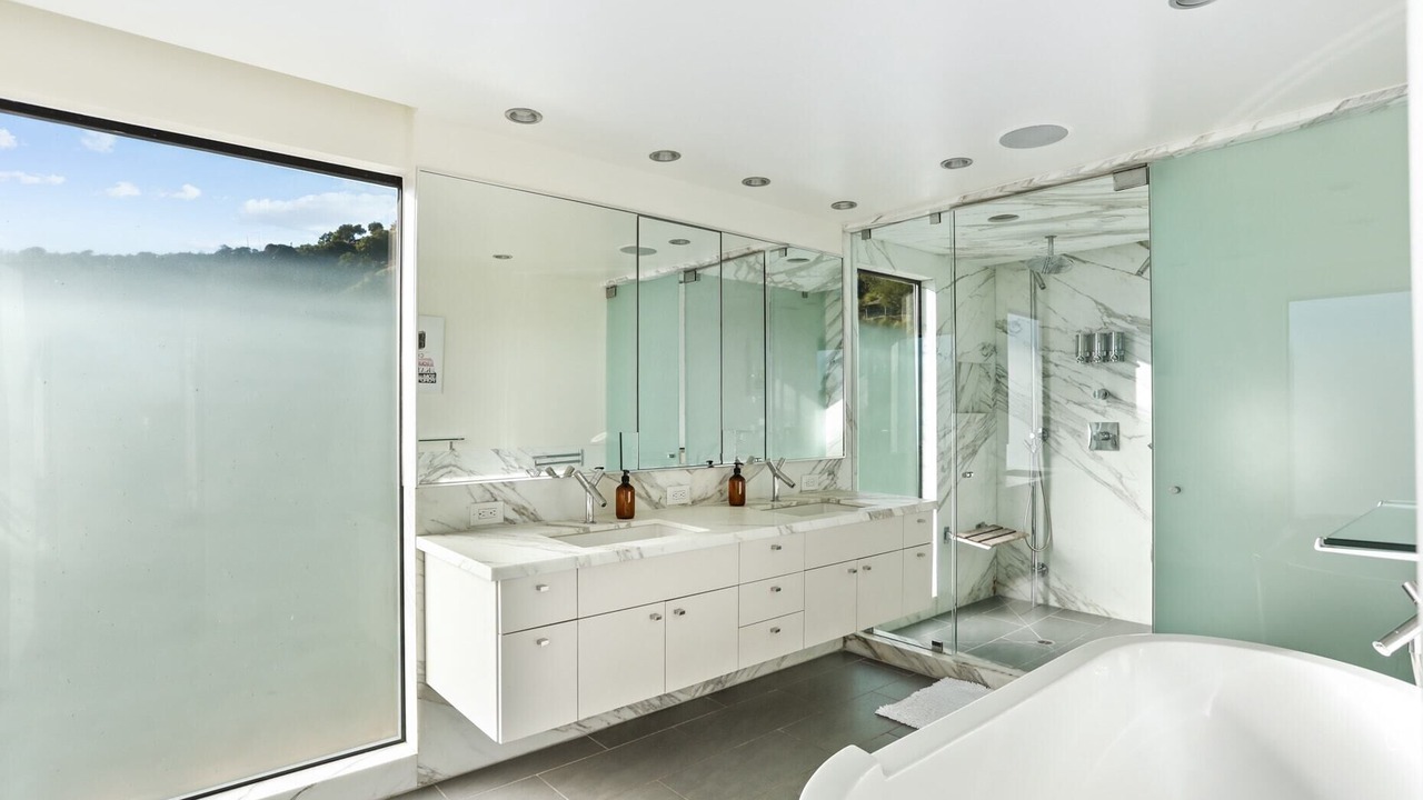 Photo of Bathroom in Hollywood Hills West