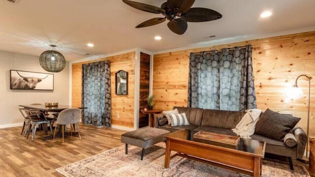 Photo of Livingroom in West Canton