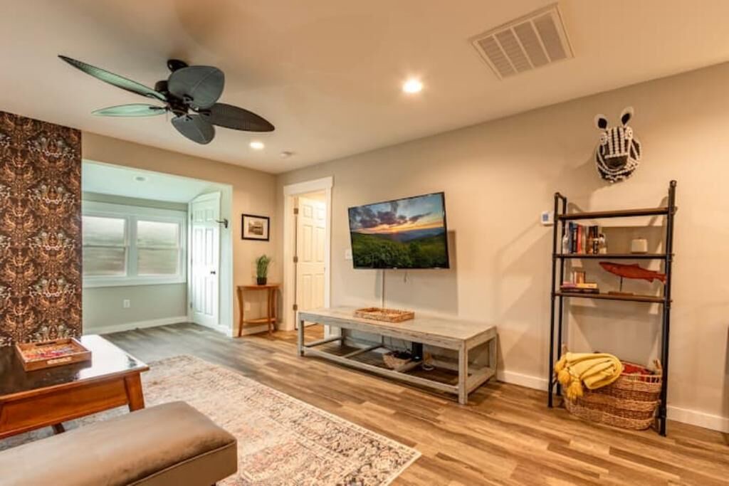 Photo of Livingroom in West Canton