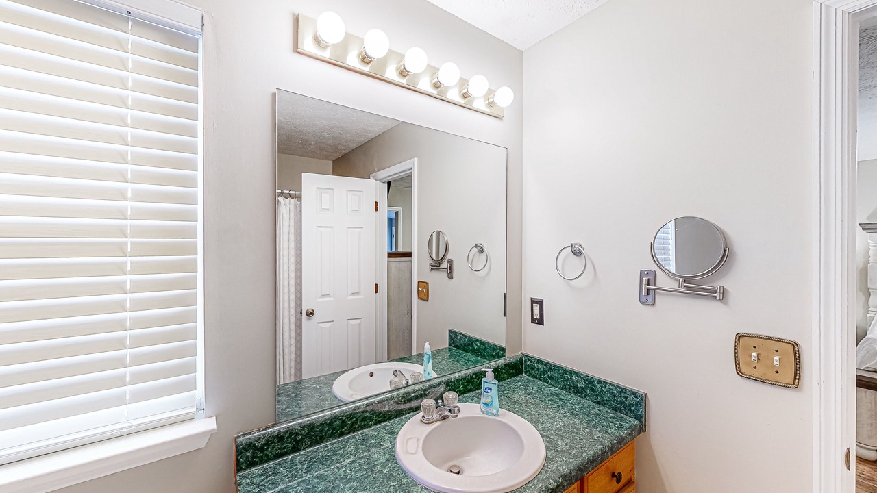 Photo of Bathroom in Green Pond
