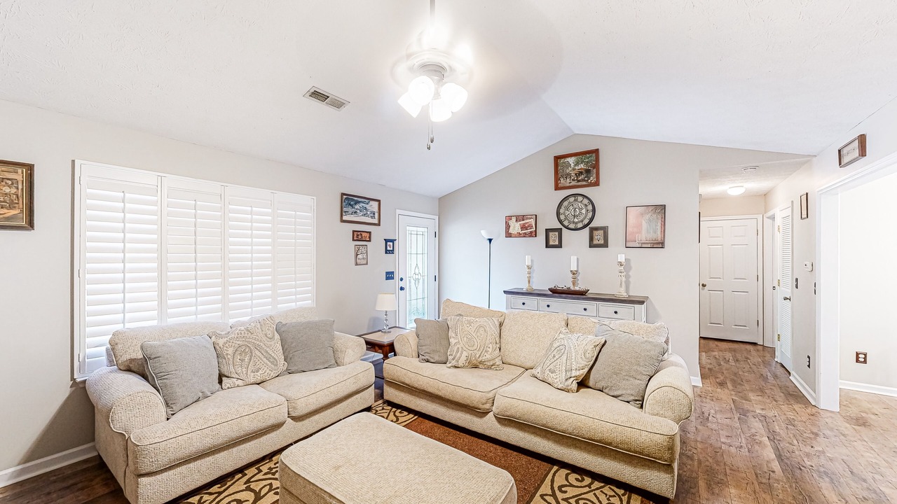 Photo of Livingroom in Green Pond