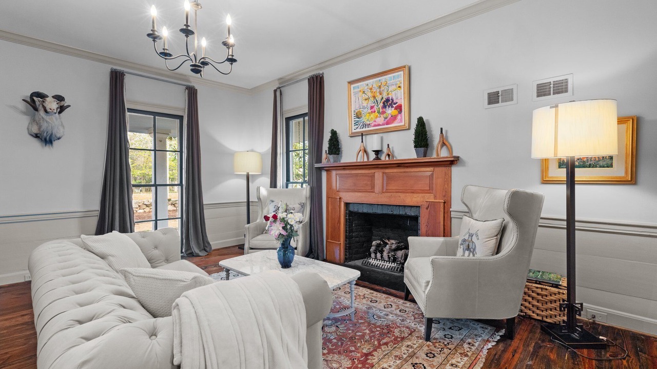Photo of Livingroom in Chapel Hill