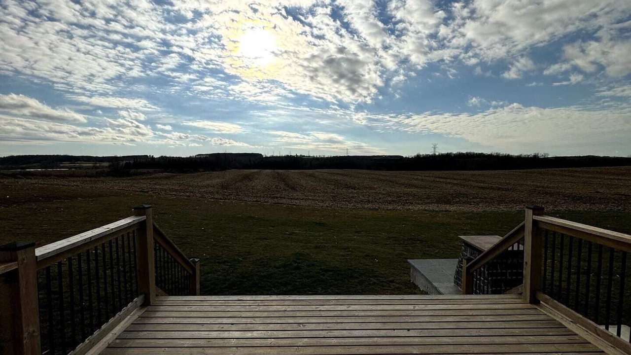 Photo of Patio Balcony in East Garafraxa