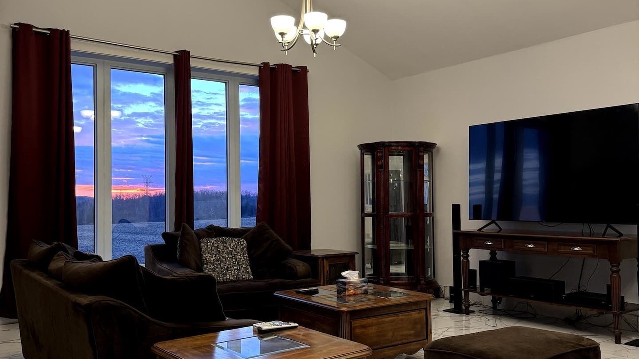 Photo of Livingroom in East Garafraxa