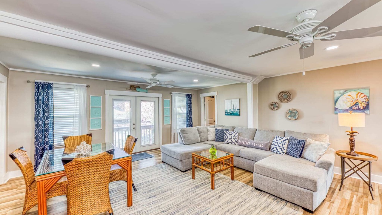 Photo of Livingroom in Fort Morgan Pines