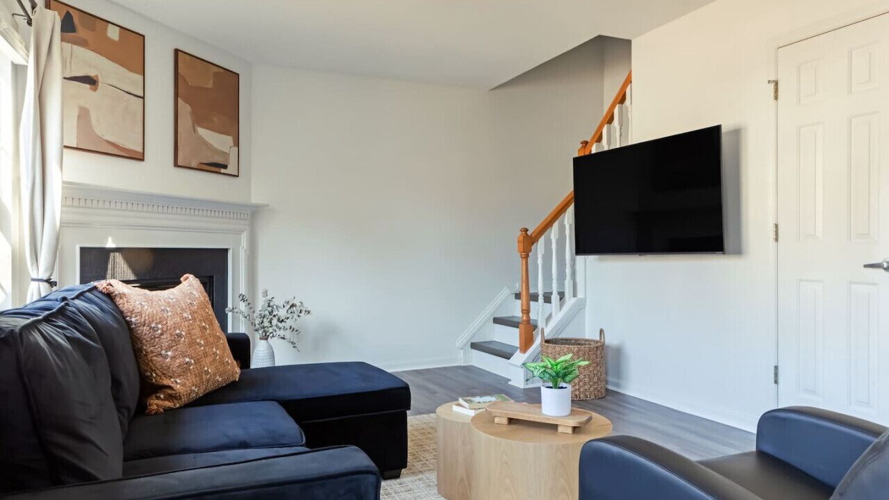 Photo of Livingroom in Northeast Raleigh
