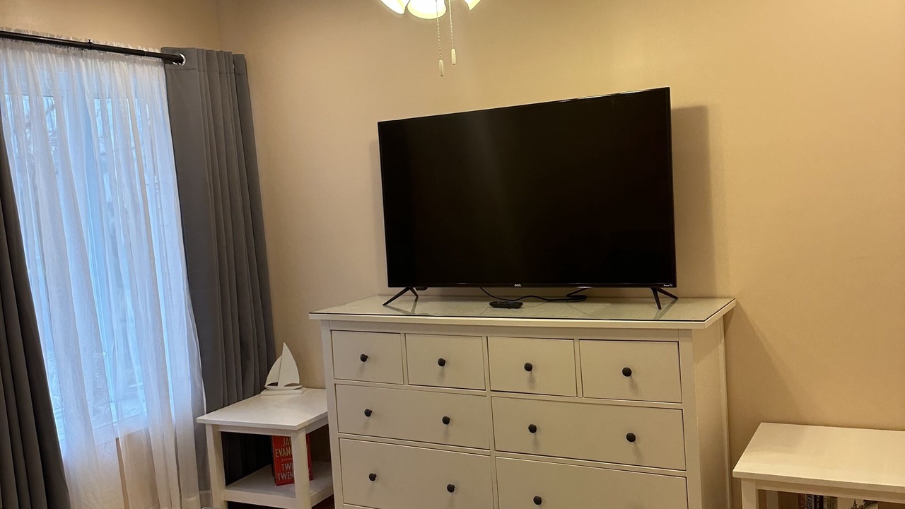 Photo of Bedroom in Admiral Estates