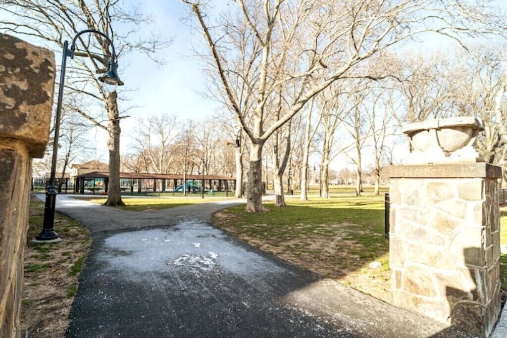 Photo of Outdoor in West Side