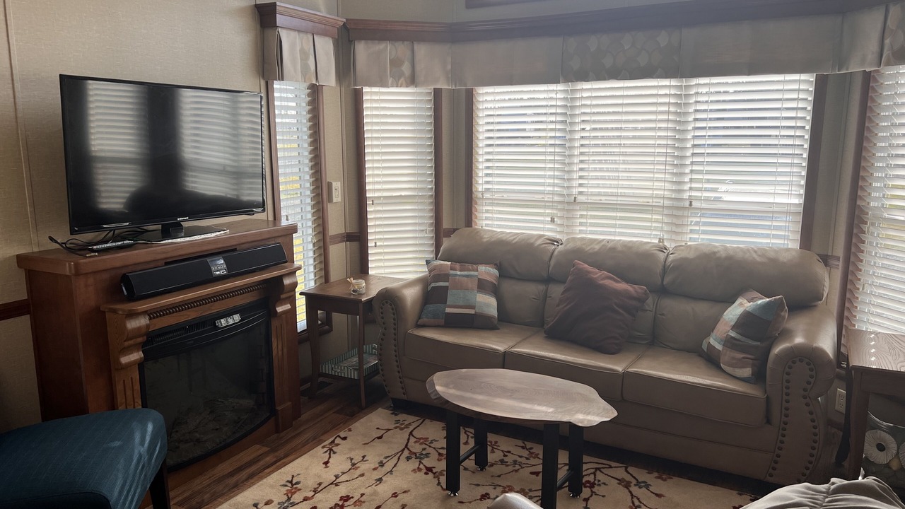 Photo of Livingroom in McKean
