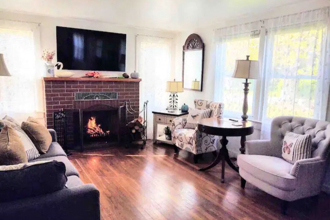 Photo of Livingroom in Fredonia