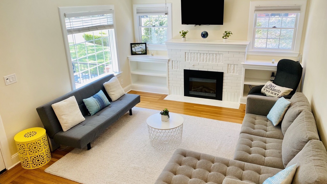 Photo of Livingroom in East Sacramento