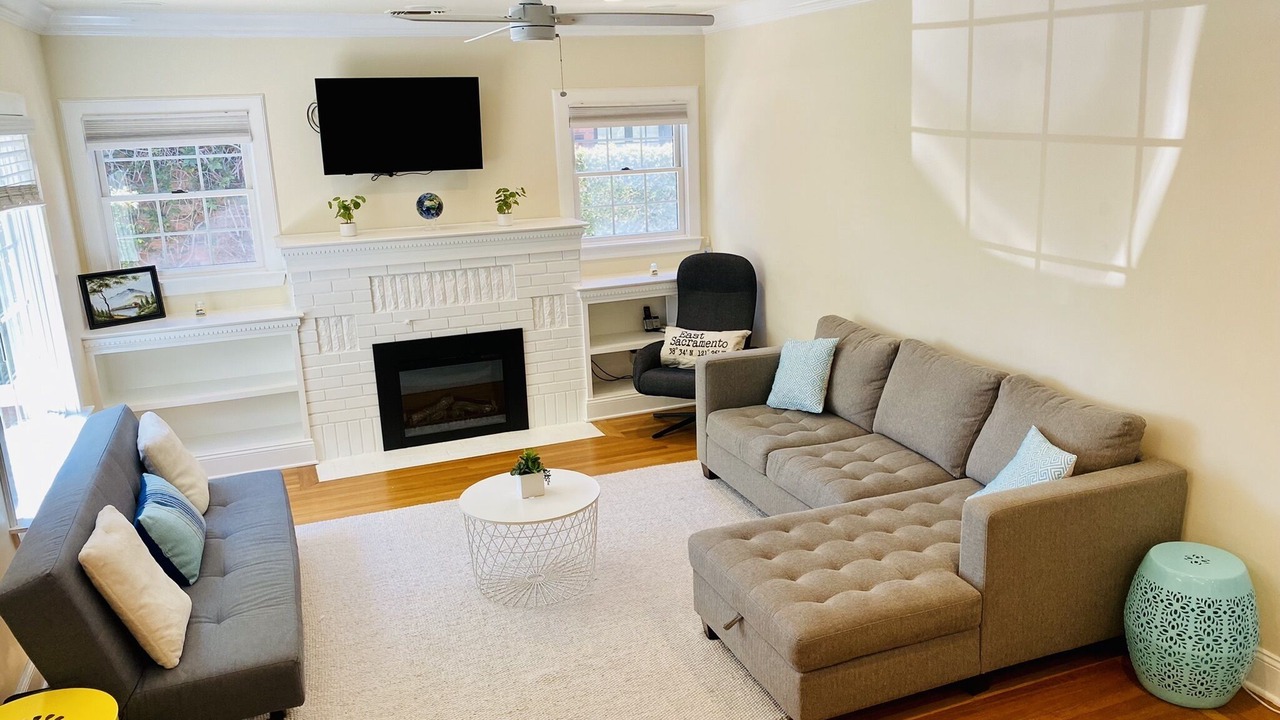 Photo of Livingroom in East Sacramento