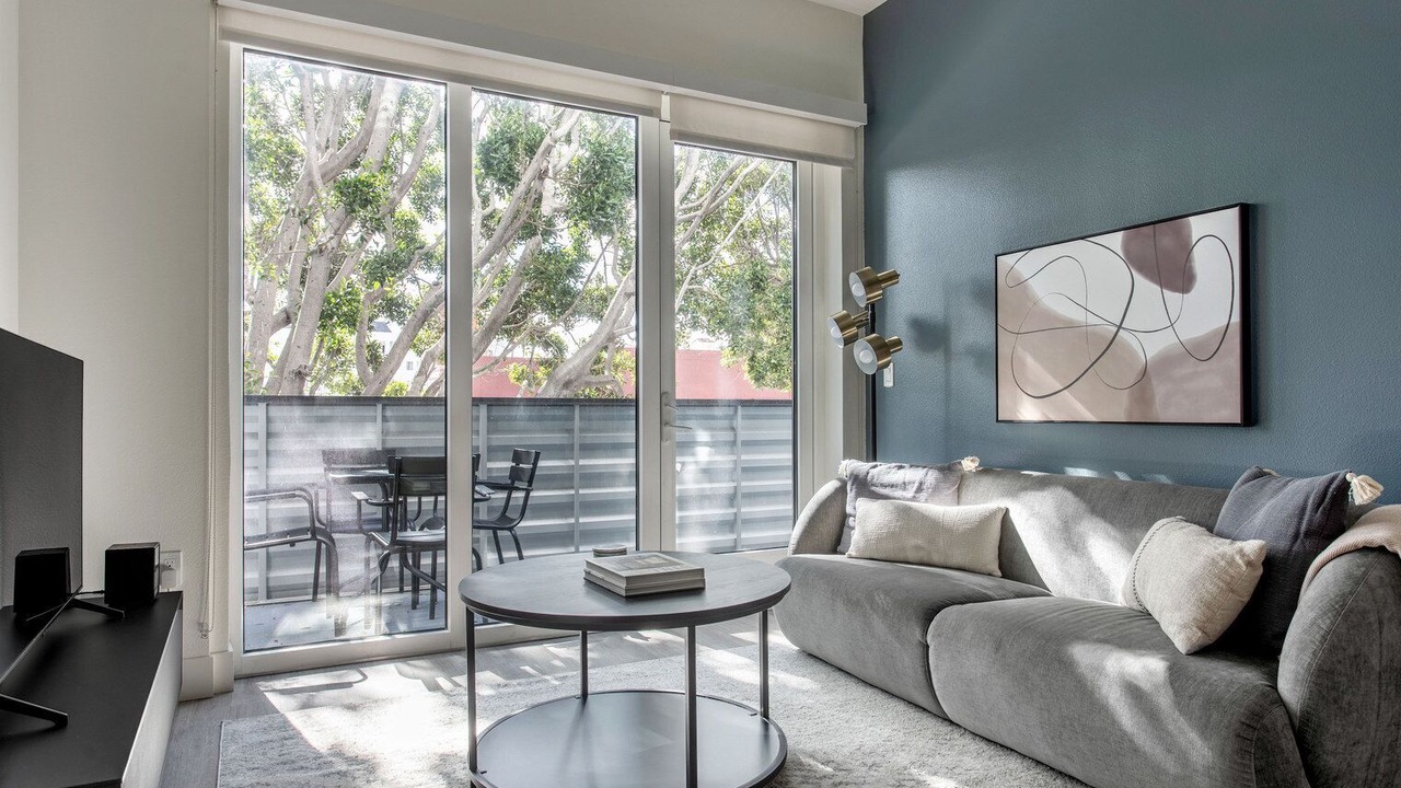 Photo of Livingroom in Wilshire Center