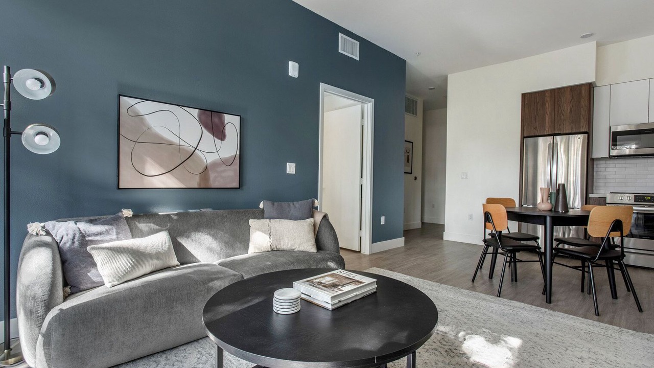 Photo of Livingroom in Wilshire Center