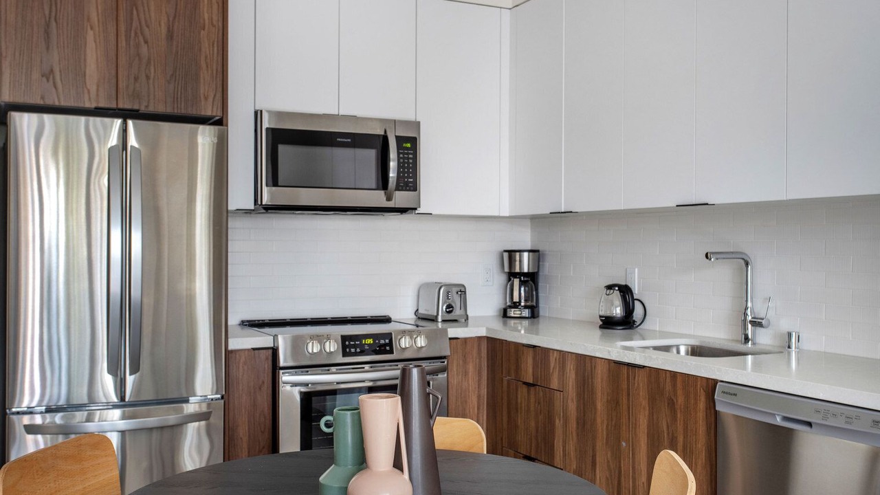 Photo of Kitchen in Wilshire Center