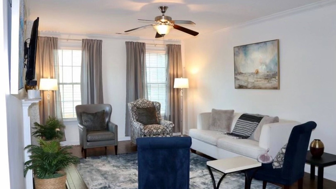 Photo of Livingroom in Northeast Raleigh