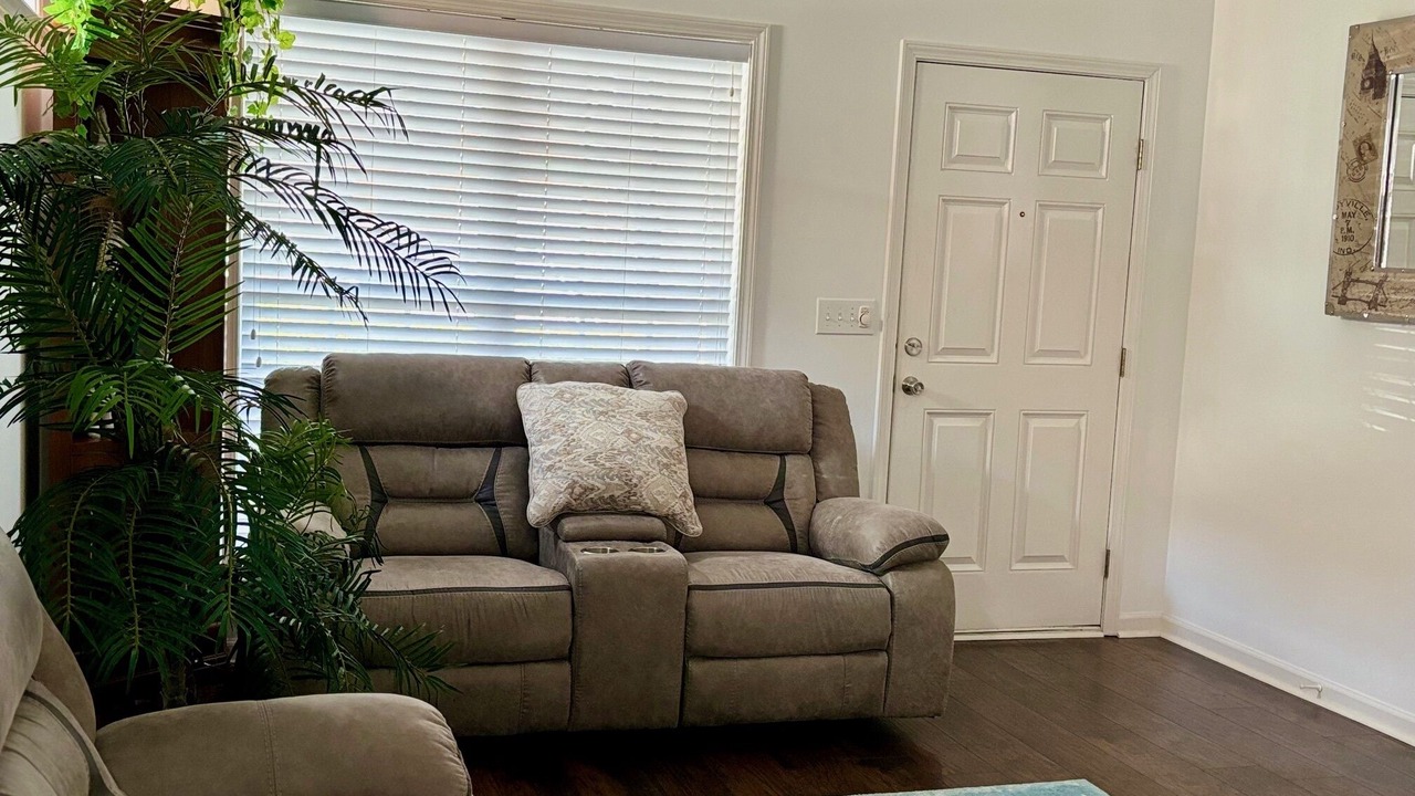 Photo of Livingroom in Pelham