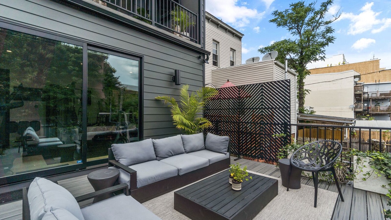 Photo of Patio Balcony in Communipaw