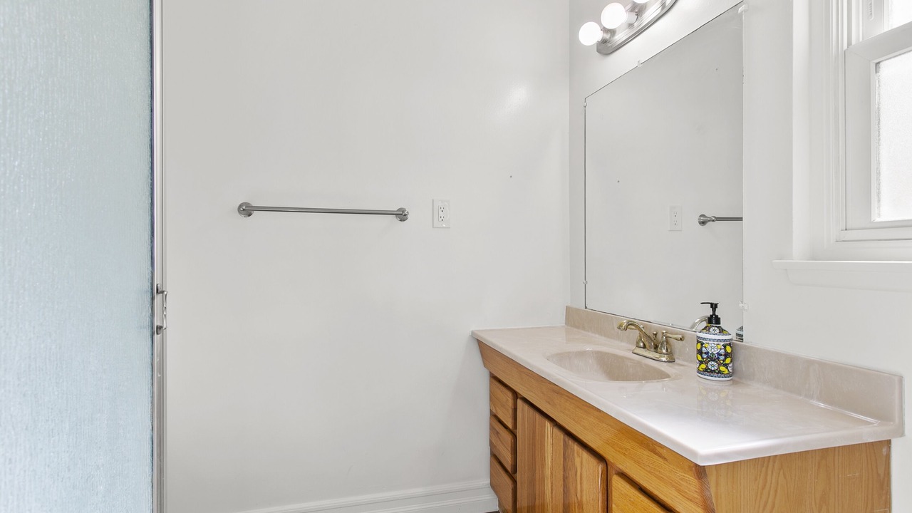 Photo of Bathroom in Northwest Anaheim