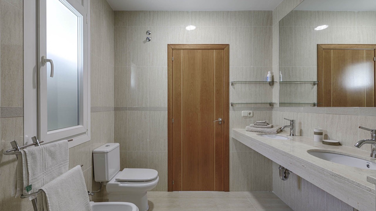 Photo of Bathroom in Palau-Saverdera