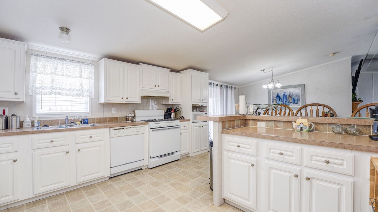Photo of Kitchen in Centre