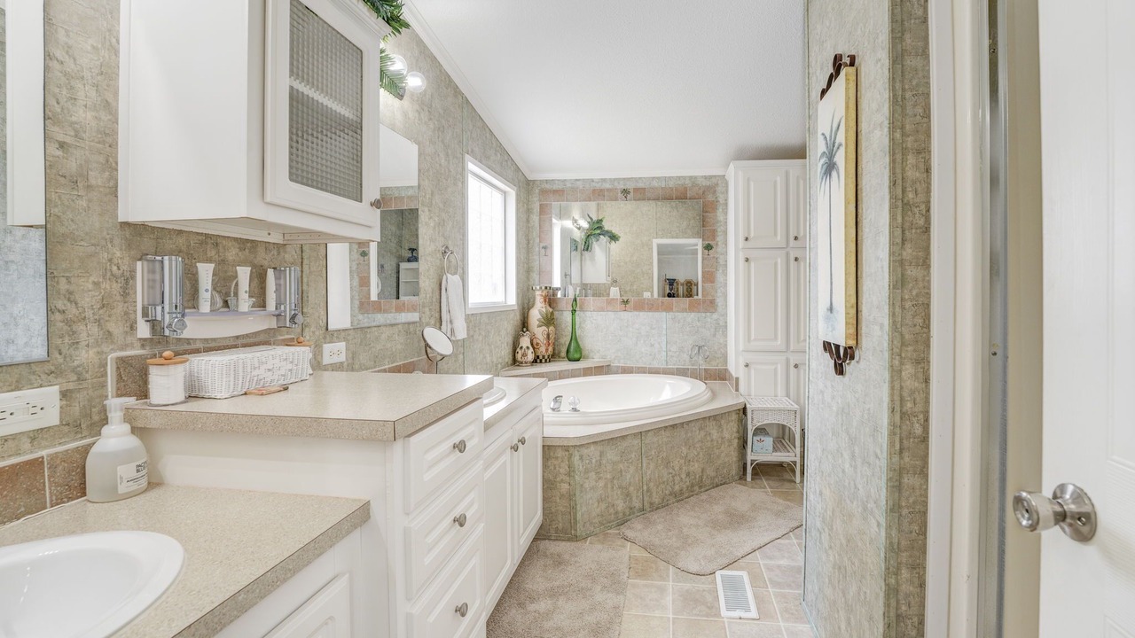 Photo of Bathroom in Centre