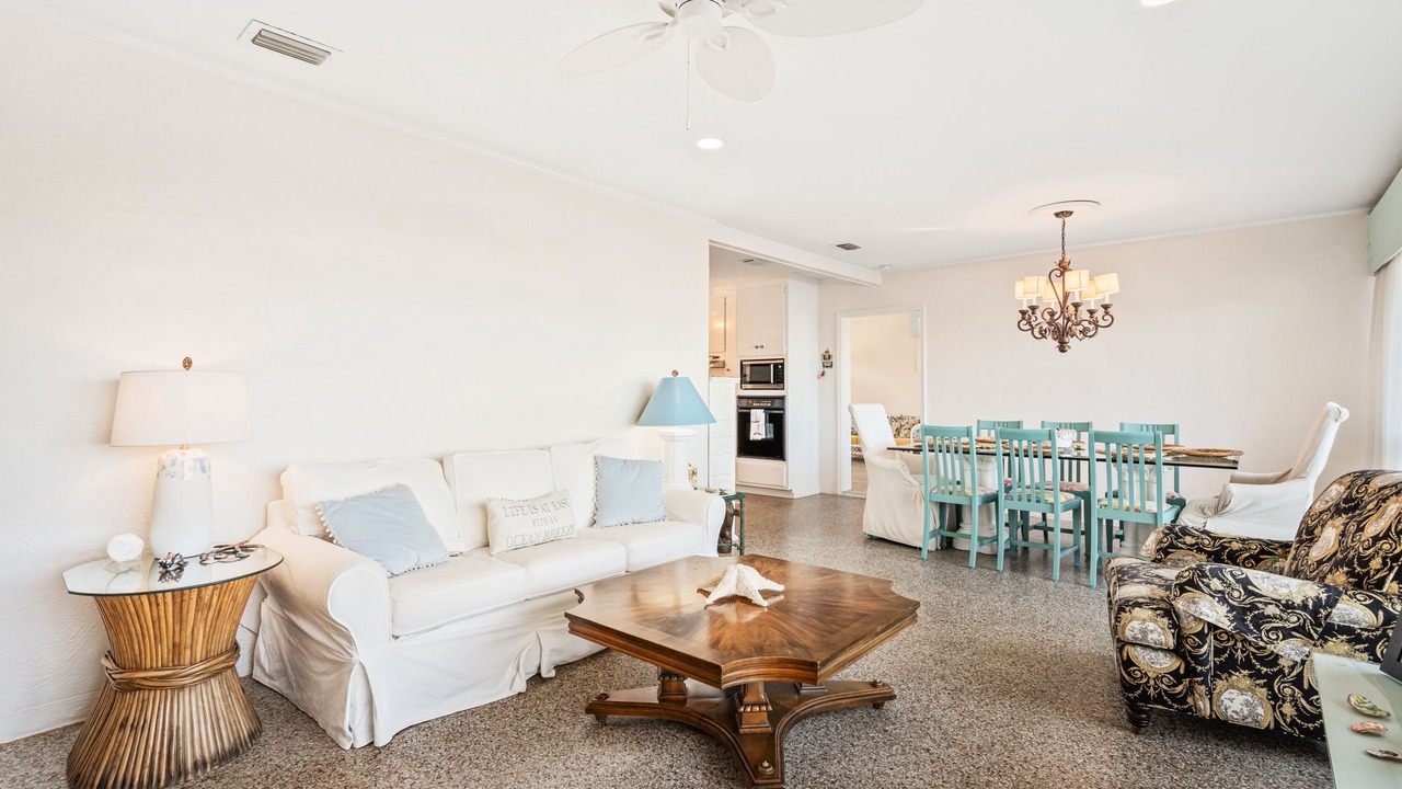Photo of Livingroom in Pass Drury