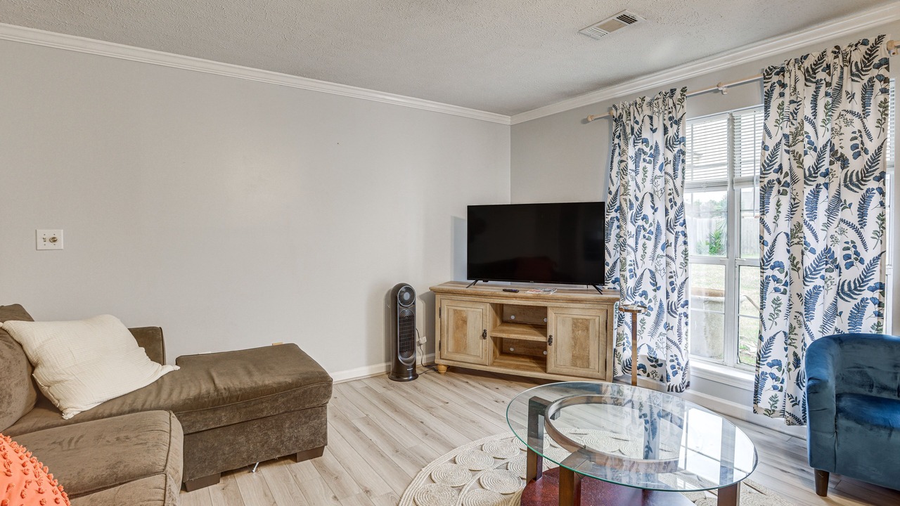 Photo of Livingroom in Millbrook