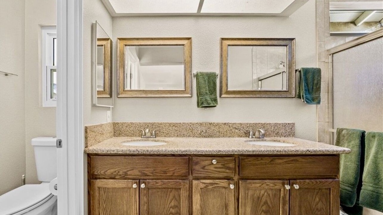 Photo of Bathroom in Corona