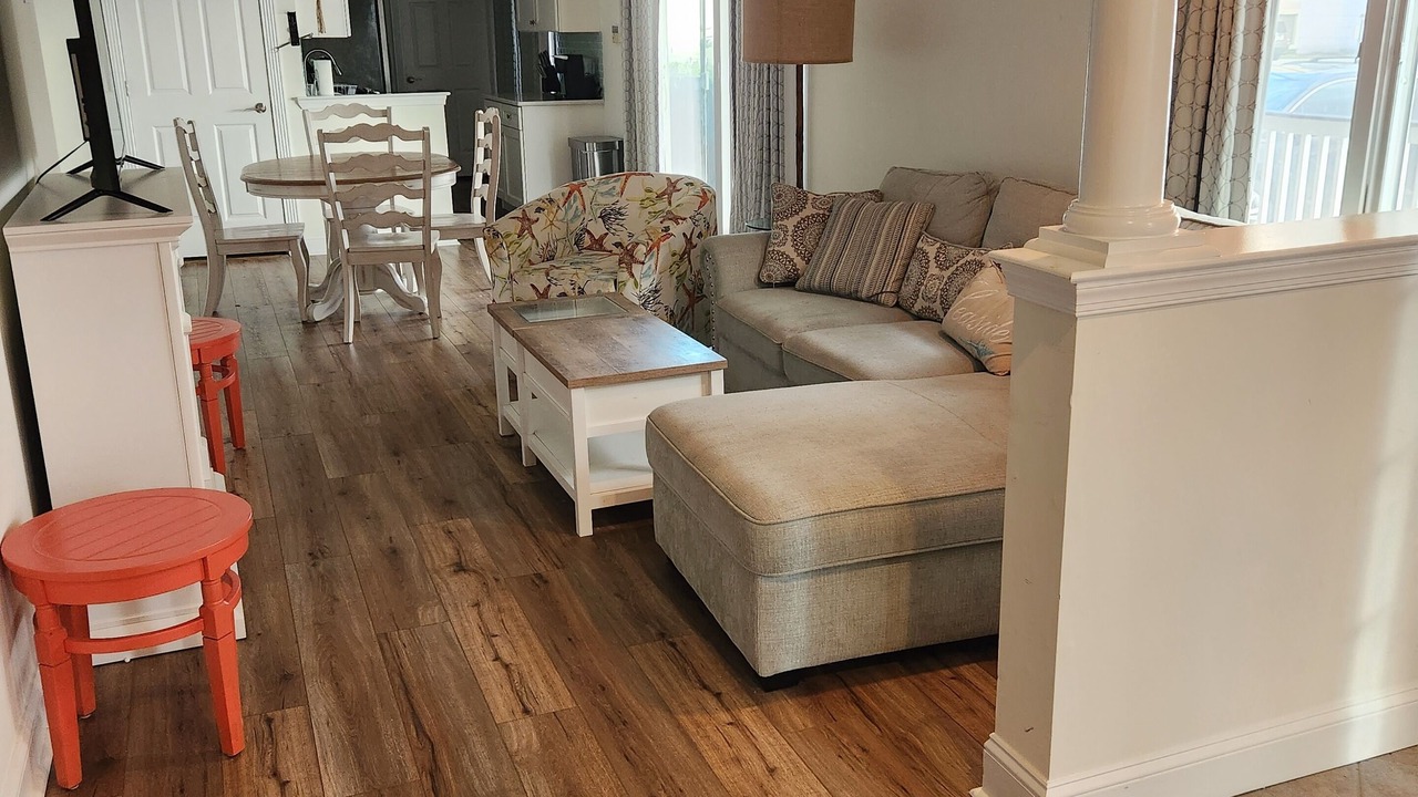 Photo of Livingroom in A-Zone