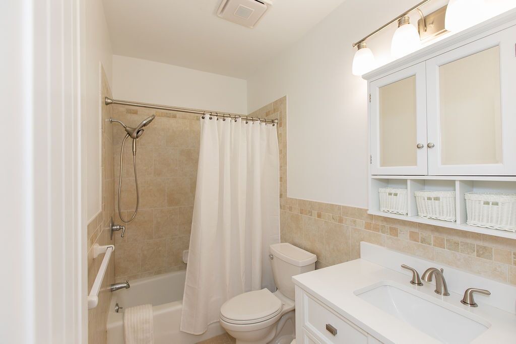 Photo of Bathroom in Admiral Estates