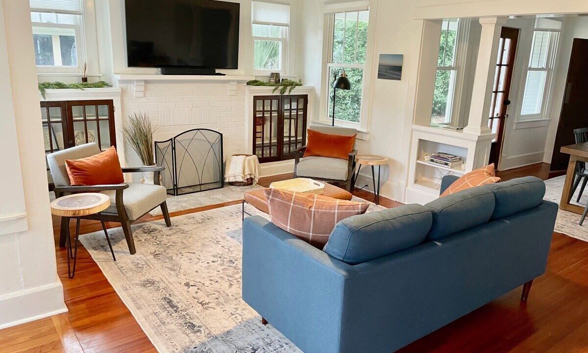 Photo of Livingroom in East Hill