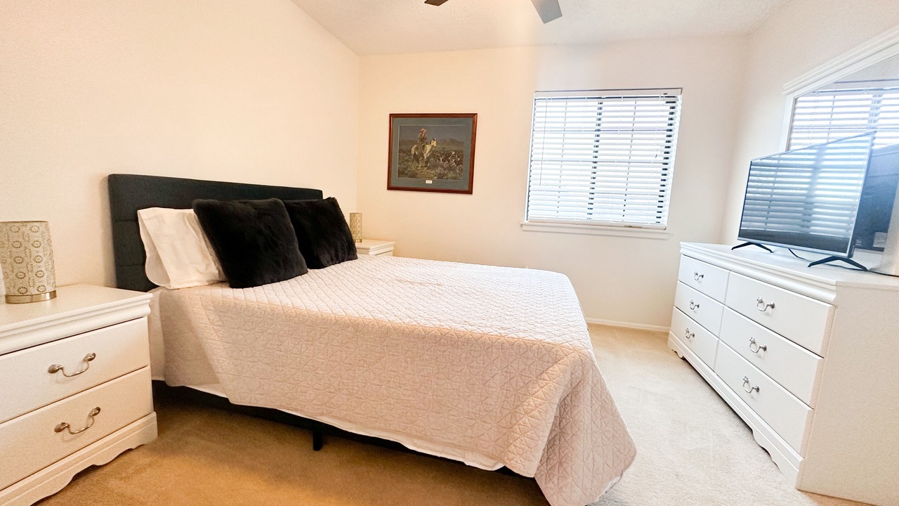 Photo of Bedroom in Golden Hills