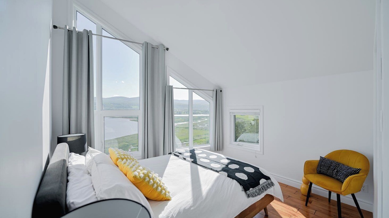 Photo of Bedroom in Baie-St-Paul
