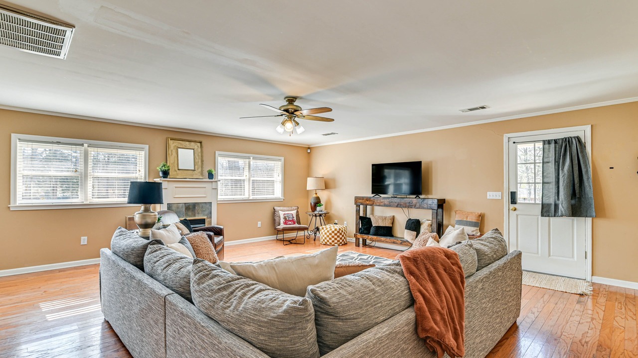 Photo of Livingroom in Starkville