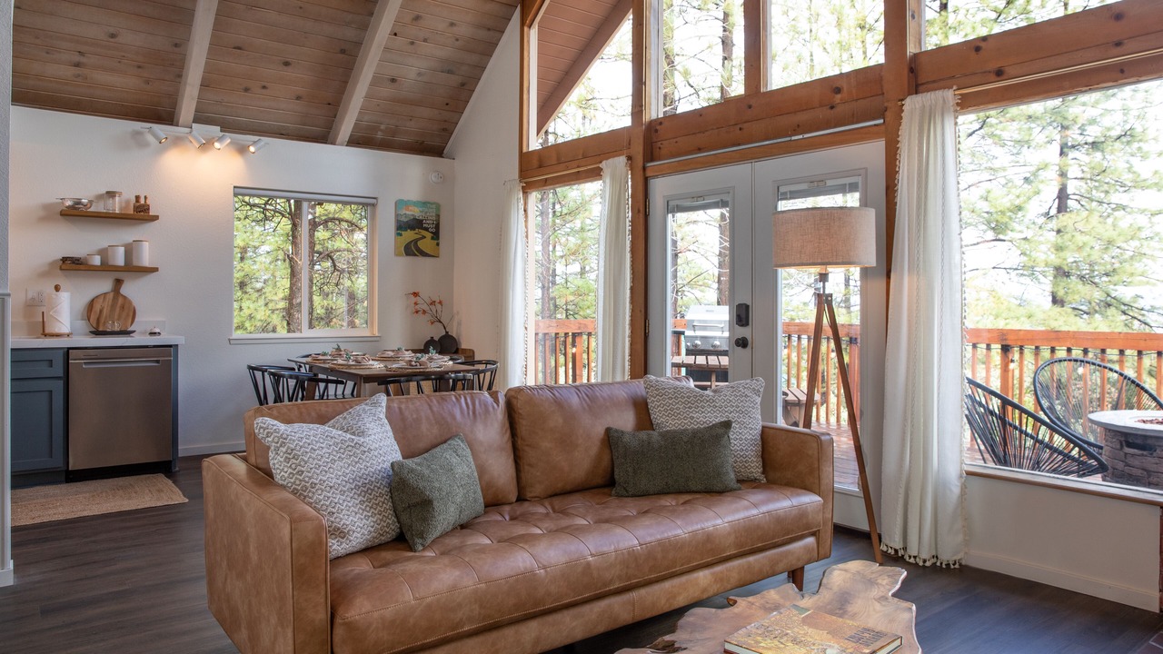 Photo of Livingroom in Groveland